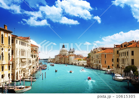 Grand Canal and Basilica Santa Maria della Salute, Venice, Italy 10615305