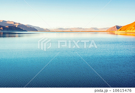 Tibet scene-Yamzho Yumco(yangzhoyong lake) 10615476