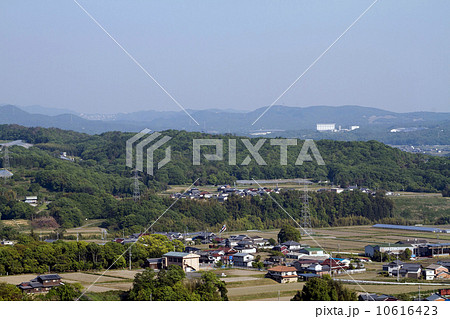 三木市 慈眼寺山付城より、平井山秀吉本陣跡の展望 三木市 慈眼寺山付城より、平井山秀吉本陣跡の展望 10616423