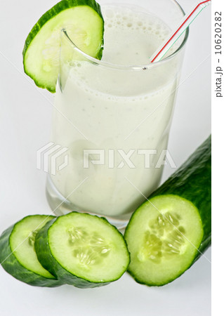 green cucumber coctail green cucumber coctail 10620282