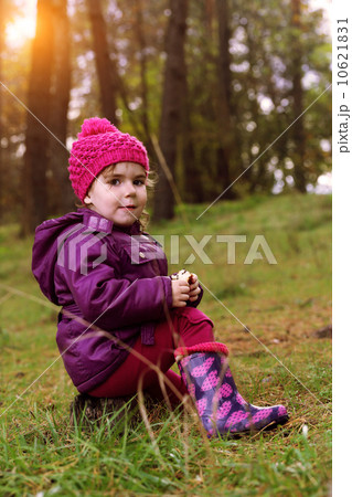 little girl at the forest 10621831
