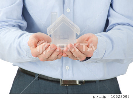 home in hands 10622095