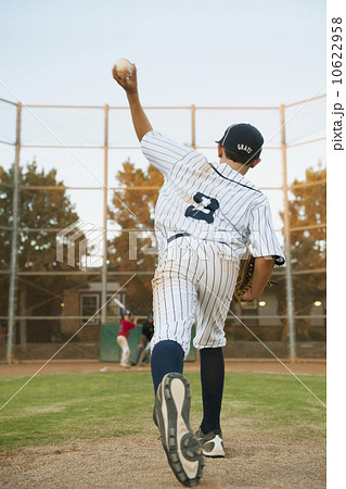 USA, California, Ladera Ranch, boy (10-11) playing baseball USA, California, Ladera Ranch, boy (10-11) playing baseball 10622958