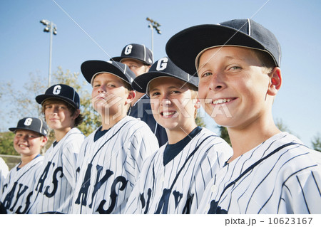 USA, California, Ladera Ranch, portrait of little league players (aged 10-11) USA, California, Ladera Ranch, portrait of little league players (aged 10-11) 10623167