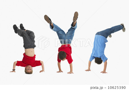 Boys doing gymnastics 10625390