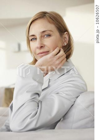 Portrait of mature business woman 10626507