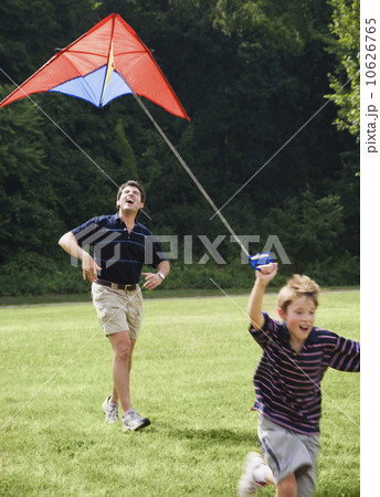 Father and son flying kite Father and son flying kite 10626765