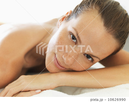 Woman relaxing in spa Woman relaxing in spa 10626990