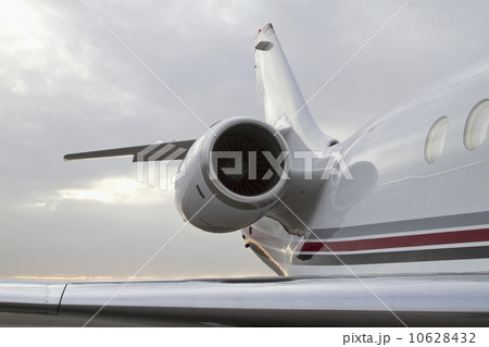 Rear section of Gulfstream G3 private jet with wing and engine 10628432