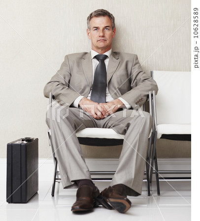 Businessman waiting 10628589