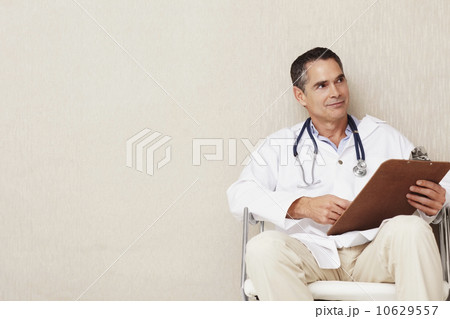 Doctor sitting in waiting room 10629557