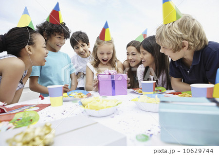 Children at a birthday celebration 10629744