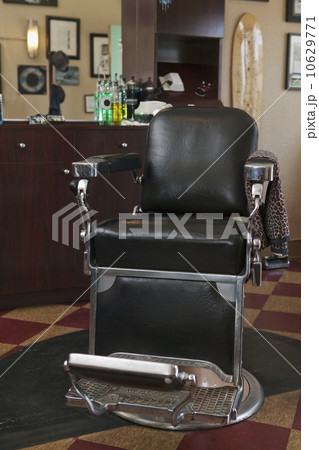 Empty chair in barber shop 10629771
