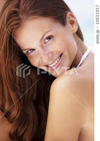 Portrait of young smiling woman  10631057