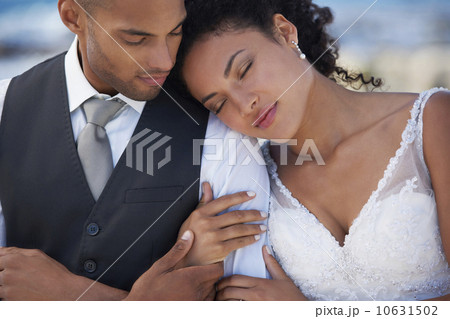 Portrait of newlywed couple 10631502