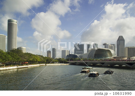 Esplanade Bridge and Esplanade Theatres on the Bay Singapore River Singapore 10631990