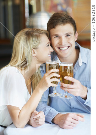 Couple drinking beer Couple drinking beer 10632319