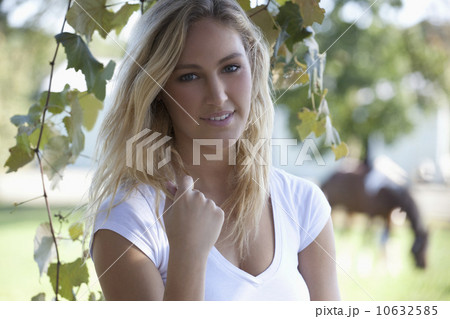 Woman posing outdoors 10632585