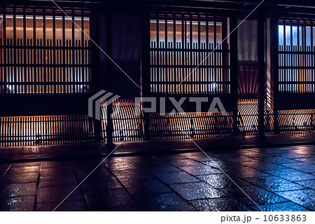 上七軒　町家の灯り 10633863