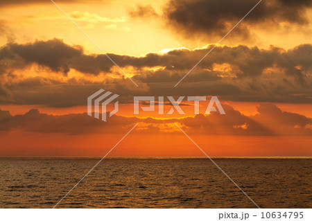 Sunset Sunset 10634795