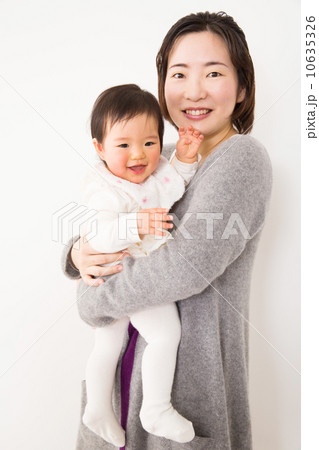 赤ちゃんとお母さん 赤ちゃんとお母さん 10635326
