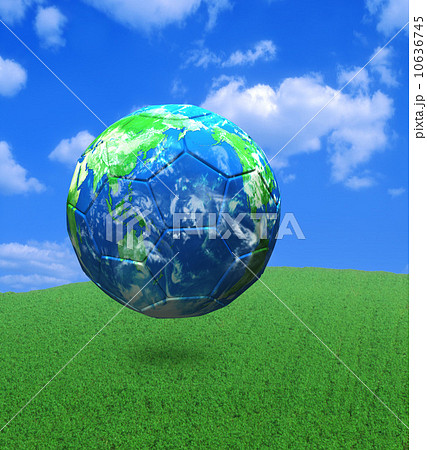 丘の上のサッカーボール／世界地図・ワールドカップ 10636745