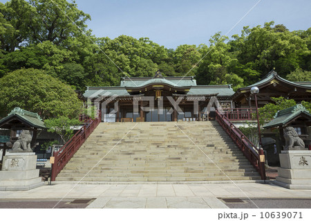 諏方神社の拝殿 10639071