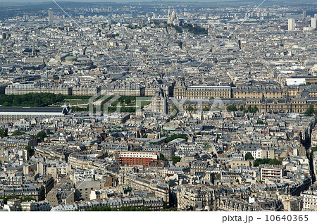 The city skyline at daytime. Paris, France. The city skyline at daytime. Paris, France. 10640365