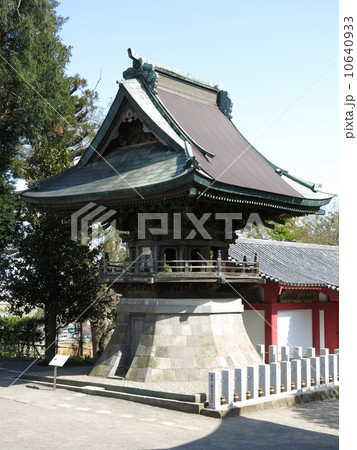 柏市にある布施弁天東海寺の鐘楼 10640933