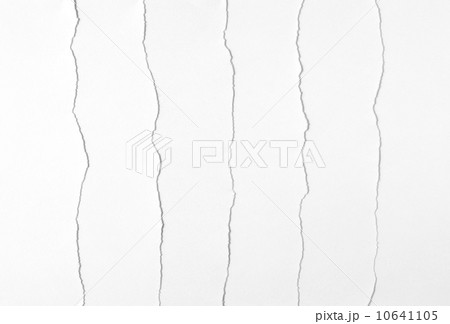 破れてるコピー用紙 10641105