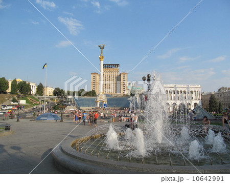 ウクライナの街を訪ねて（キエフの独立広場） 10642991