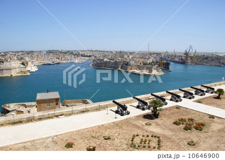 harbour in Valletta, Malta  10646900