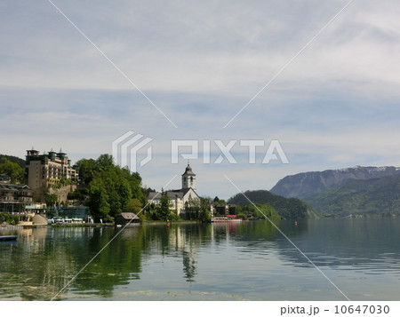 ザンクトウォルフガングの街並み 10647030