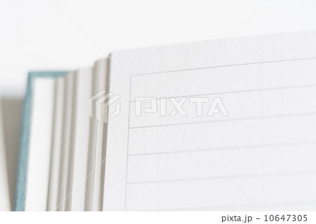 Open and empty journal 10647305