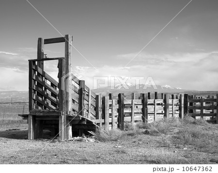 USA, Utah, Wooden fence on ranch 10647362