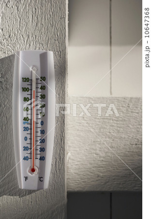 Thermometer on wall 10647368