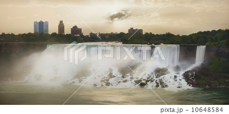 USA, New York, Niagara Falls, American Falls 10648584