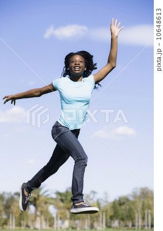 Girl jumping Girl jumping 10648613