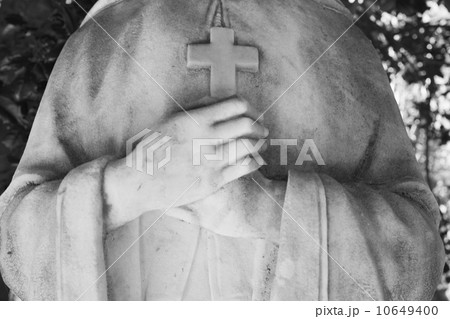 USA, Maryland, close up of statue with cross USA, Maryland, close up of statue with cross 10649400