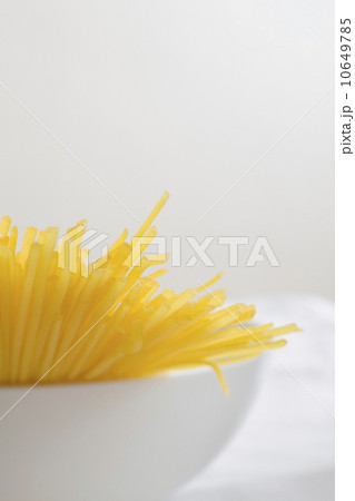Whole wheat pasta in bowl Whole wheat pasta in bowl 10649785