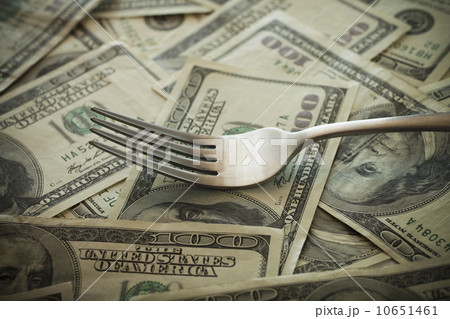 Fork and money 10651461