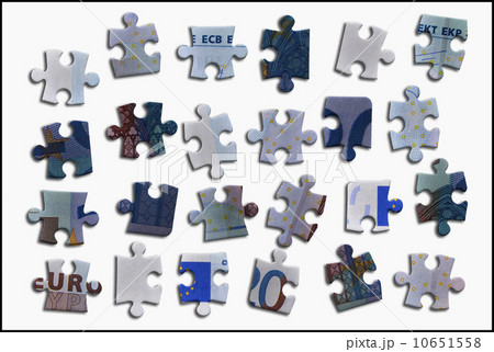 Scattered jigsaw pieces Scattered jigsaw pieces 10651558
