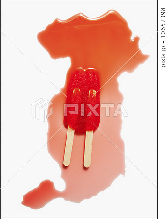Melting red ice lollies 10652098