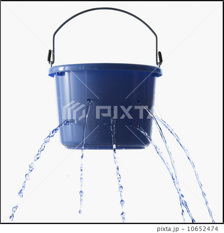 Studio shot of leaking bucket 10652474