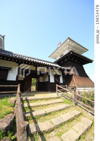 5月岐阜 岩村城・藩主邸太鼓櫓と表御門 10653478
