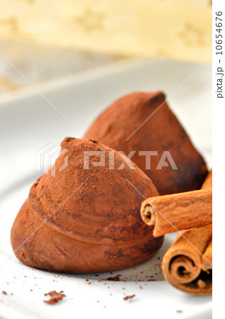 chocolate truffles chocolate truffles 10654676