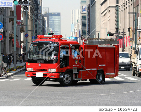 消防車走行シーン 10654723