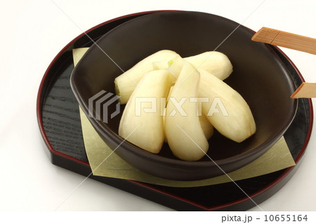 らっきょう　漬け物　箸休め　和食　白背景 10655164