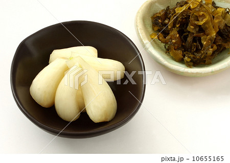 らっきょう　高菜　漬け物　箸休め　和食　白背景 10655165