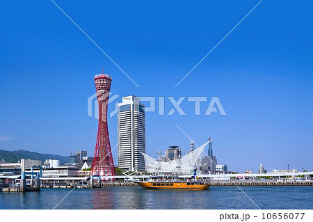ハーバーランドから観た神戸港 10656077